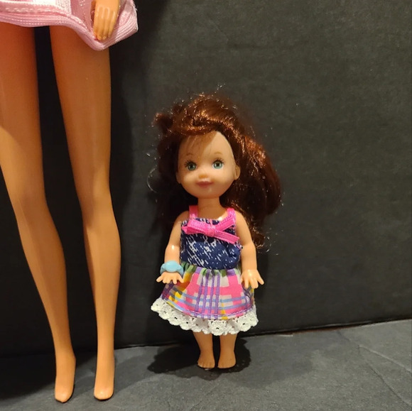 Lot of 5 Barbie  Dolls - Picture 4 of 16